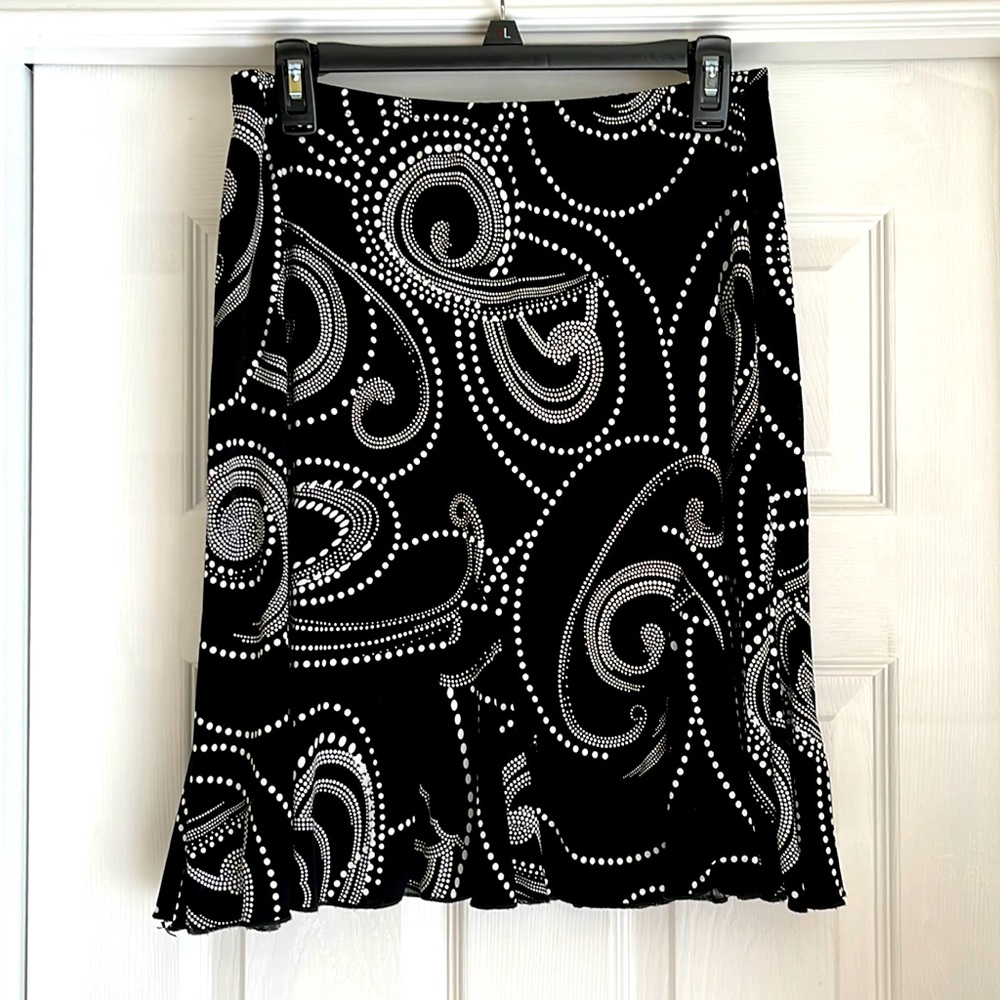 Flirty, Black and White Skirt!